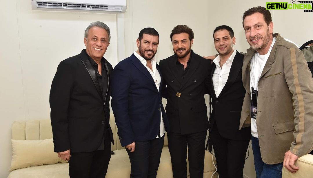 Majid Al Muhandis Instagram - كل عام والامارات وحكامها الكرام وشعبها الطيب وكل الجاليات بالف خير كانت حفلة من اروع الحفلات في دبي بمشاركة الفنانة الكبيرة و الرائعة #صولا نتمنى لهذا البلد دوام التقدم ويديم نعمة الامن والامان #الامارات @dubai_calendar @assala_official @moments.events @karimabiyaghi