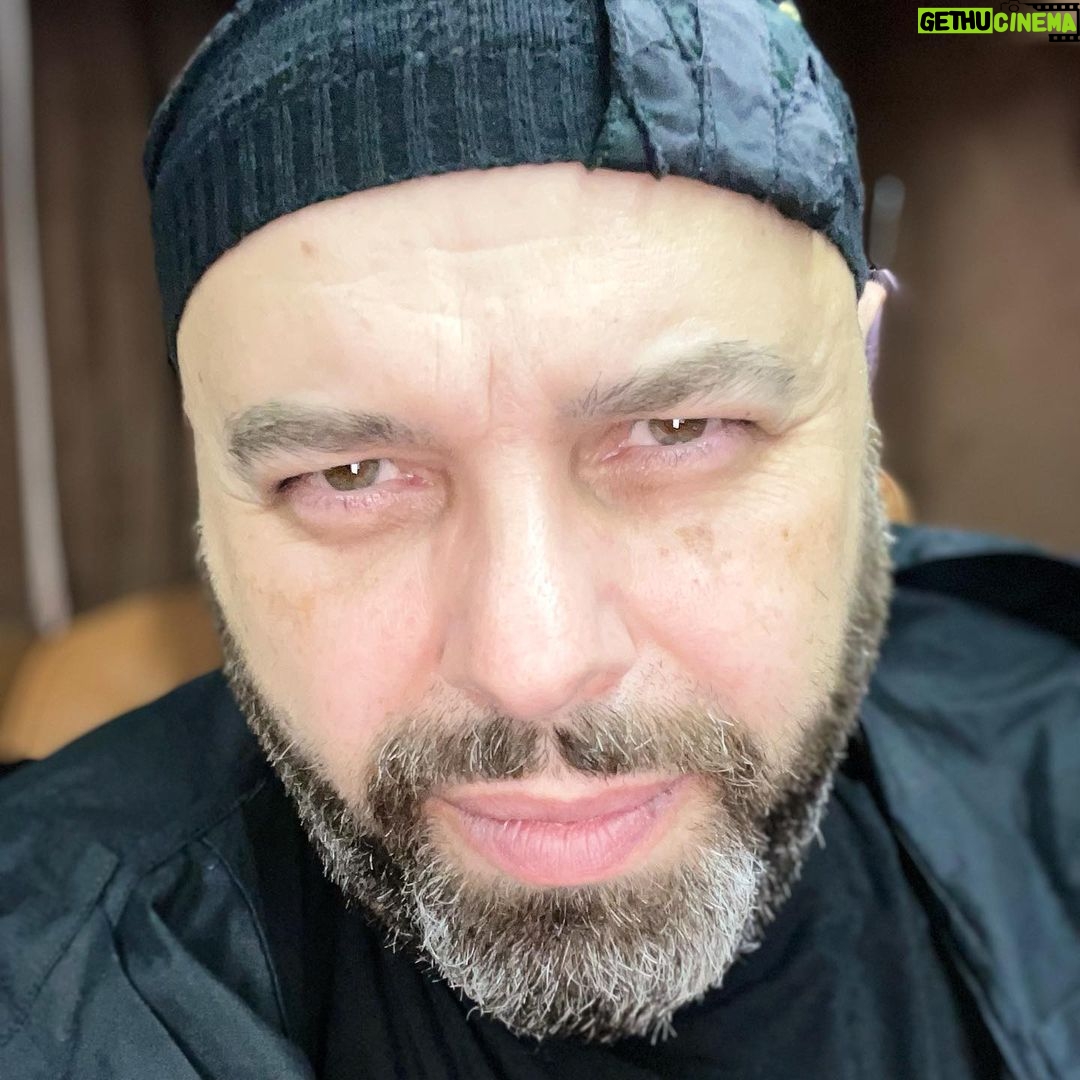 Maksim Fadeev - 40.5K Likes - Всем привет! Посоветуйте классный сериал?🤷♂️🙈Лежу болею, буду смотреть сериалы! Не ковид!) Просто простыл! 🙏🏻 Спасибо за советы! Я вам очень благодарен! ❤️🙏🏻