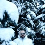 Maksim Fadeev Instagram – Дорогие друзья,
Хочу поздравить вас с наступающим  Новым годом и пожелать просто человеческого счастья и мирного неба. Не знаю, что еще  добавить, так как трагедия в Белгороде скорректировала настроение и празднование. 
Сегодня наша страна начинает объединяться и чувствовать это единение, это очень заметно. Мы становимся одной семьей, без внутренних противоречий и разрозненности. Многие из тех, кто вносил искажение и деструктив в нашу жизнь, утратили свой голос. Хотя еще вчера они были на самом верху.

Я желаю нам всем быть единым сильным стальным стержнем, чтобы никто никогда даже подумать не мог о разделении или разрозненности нашей страны. Будьте счастливы и будьте здоровы. 🤍