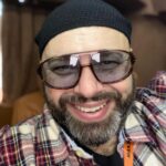 Maksim Fadeev Instagram – Как же я счастлив! Еду на стройку своей школы “FENIX”! 200 Человек одновременно смогут жить и учиться в этом потрясающем месте! Эта школа находится в лесу, 60 км от Москвы, как дорогой санаторий с проживанием, питанием, и конечно с углубленным изучением современной и классической музыки. Любой человек любого возраста может  приехать и повысить квалификацию или просто научиться тому, чего не умел и не знал! Минимальное прибывание 30 дней с правом продления хоть на 3 года! Обучение будет как платным так и бесплатным, но для особо одаренных детей,инвалидов и детей из детских домов! Я и несколько профессоров музыки адаптировали программу обучения и привнесли много своего. Теперь я могу сказать, что у нас своя уникальная программа по обучению и я уверен, она будет показывать результаты! Я сам буду преподавать 3 дисциплины: это вокал, гармония, и композиция! Это моя истинная профессия! И ещё для самых маленьких, летний период мы весь отдаём детям и будем летом заниматься только ими!. Все не расскажешь, постепенно буду держать вас в курсе! Но то, что получается, уже вызывает дрожь в душе от масштаба! 15 гектар земли и 25.000 кв метров площадей для обучения, Арт объекты, бассейн, столовая, концертный зал, кинотеатр, открытая сцена на 1000 мест и много современных новшеств! Это одна из немногих школ в мире, которая будет работать со своей уникальной и углубленной программой, которую мы писали более 3 лет! Ура! Через год начинаем! Заявки начнём принимать через пол года! До новых встреч! Ваш FENIX.