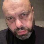Maksim Fadeev Instagram – Сегодня я увидел, несущуюся на авто на всем ходу пьяную особь женского рода, около 23 лет отроду! И вот это существо на полном ходу, на пешеходном переходе сбивает  детскую коляску, с которой шла молодая женщина! Коляска улетела метров на 10, а существо, выскочив из машины, начало смотреть нет ли царапин на машине! Слава богу, что коляска была пуста и никто не пострадал. Возможно, оно(она) возместит ущерб и на этом все, но думаю на этом не все! Мы услышим ещё о ней и о таких тварях! Берегите себя, даже если вы идёт по пешеходному переходу! Помните, что на дороге концентрация дураков больше, чем где либо!