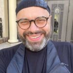 Maksim Fadeev Instagram – Как же было больно видеть, как НАС всех унижают на этой олимпиаде… Но наши спортсмены –  особенные, я горжусь ими. Они, не обращая внимания на «лай собачий», шли вперёд и побеждали!  Спасибо родные, что вы такие, настоящие и простые. Спасибо вам за эти чувства и эмоции, которые вы подарили нам! Я горжусь вами и Россией! Ура!