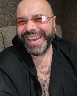 Maksim Fadeev Instagram - Сегодня прошла очень интересная сделка по продаже всех прав на музыку, образы, креатив и прочее группы ”SEREBRO”, “GLUKOZA”, “TOTAL” и др. Такая сделка произошла впервые за всю историю шоубизнеса. С сегодняшнего дня, у этих брендов, и все что с ними связанно, новый владелец, который  решил остаться неизвестным. 🤷‍♂️ Будем наблюдать!🙏🏻Что же касается моей дальнейшей деятельности, останусь в профессии и буду продолжать писать и преподавать в собственной музыкальной школе “FENIX”! Артистами заниматься больше не буду никогда! Об этом отдельная книга в деталях и подробностях, обо всем, как на исповеди… с видео и аудио версией! Ой, чувствую будет большое событие! ✊