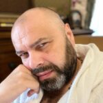 Maksim Fadeev Instagram – Когда я стал строить свою музыкальную школу FENIX, я вдруг понял, что это и есть мое призвание. Будучи педагогом по образованию, я понял что FENIX-это моя жизнь! Эта школа будет с глубинным познанием музыки, проживанием, питанием, и обучением международного уровня, так как все педагоги будут приглашены из Европы и Америки. Что касается классического образования, здесь все наоборот, педагоги будут только русскоязычные. Более подробно об этом я расскажу вам в ближайшее время. Каждый из нас знает, что в сегодняшнем образовании пробоина величиной с дом. Если у вас есть мысли и идеи как это улучшить, пишите. Мы постараемся учесть все ваши пожелания.