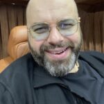 Maksim Fadeev Instagram – Всем привет! Скажите, вы довольны сегодняшним  образованием и музыкальным тоже? Напишите обо всем, что вас волнует!