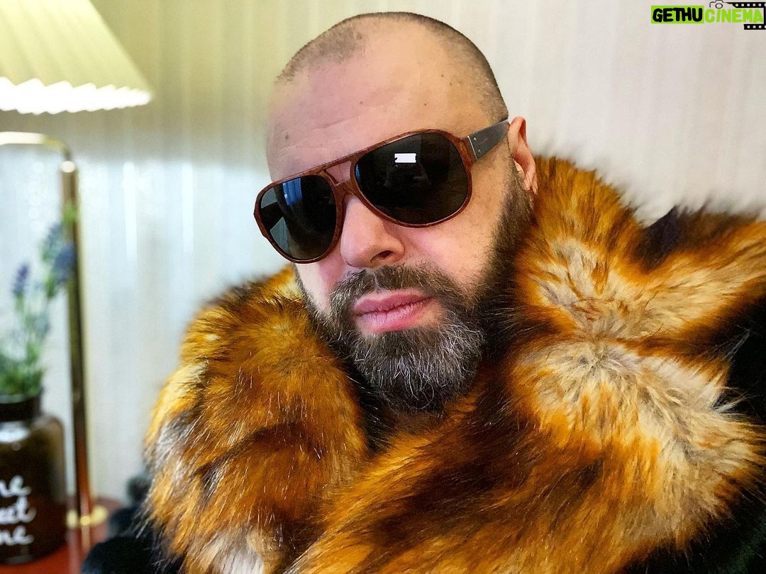 Maksim Fadeev - 35.1K Likes - Всем Привет! Как вы собираетесь праздновать Новый Год?
