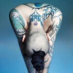 Maksim Fadeev Instagram – О Наргиз. Часть 1
Выскажусь один раз, но максимально содержательно. Больше ни одного комментария по поводу нее я не дам. Но будет большой документальный фильм, о котором расскажу позже.

Ни для кого не секрет, что после расторжения контракта с Наргиз, еще в августе 2019 года, я запретил ей исполнять произведения из моего каталога (по ПОНЯТНЫМ причинам). Кстати, почти все мои экс-артисты исполняют песни из моего каталога безо всяких проблем. Какое-то время публично она вела себя сдержанно и, несмотря на запрет, продолжала их исполнять, на что я некоторое время закрывал глаза. Переломным моментом для меня стали ее слова о России и жителях нашей страны, после которых ей справедливо запретили въезд в страну на 50 лет. Остается непонятным: почему в ее репертуаре по сей день преобладают песни на «вражеском» русском языке? Почему она не переходит на узбекский в жизни и в музыке?

26 мая у Наргиз был запланирован концерт в баре The FRIENDS Bar & Terrace в г. Алматы. Мои юристы заблаговременно направили уведомление на площадку о том, что во время запланированного концерта возможно нарушение моих исключительных авторских прав, с требованием запретить Наргиз исполнять произведения из моего каталога. Однако администрация площадки проигнорировала это уведомление. В итоге мы зафиксировали факт нарушения моих прав во время проведения концерта и направили иск в Бостандыкский районный суд г. Алматы. 

Хотел бы, обращаясь ко всем будущим возможным организаторам концертов Наргиз Закировой, сообщить, что так мы будем поступать в каждом случае без исключения, пока к этой певице не придет осознание того, что брать чужое – это воровство. Мы будем фиксировать факты нарушения моих прав и судиться с каждой площадкой. Не жалея на это ни времени, ни ресурсов. 27 июля у нее запланирован концерт в Ташкенте, наше письмо оперативно улетело и туда тоже. Продолжение – в комментариях 👇🏻