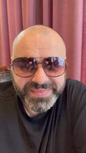 Maksim Fadeev Instagram - ⚡️Привет. Коротко: я написал песню «Время мужчин» на стихи @vladimirilyichev . Спеть ее может любая из вас. Материалы и условия конкурса - в моем ТГ канале по ссылке в сториз и шапке профиля. Работы принимаем до 29 апреля! #времямужчин