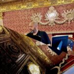 Maksim Fadeev Instagram - Вчера новость о присвоении мне Президентом почетного звания «Заслуженный деятель искусств Российской Федерации» буквально застала меня врасплох. Для меня это просто шок. И, конечно, большая честь. Сегодня я хотел бы обратиться к тем, кто просто любит мою музыку: это - наша общая победа. Именно благодаря вашей поддержке и уверенности во мне я смог устоять в эти последние сложные годы. (Когда-нибудь поговорим с вами об этом подробнее…) Я испытываю колоссальную гордость потому, что мой отец имел точно такую же награду, и сегодня я продолжаю нашу династию простых учителей музыки. Точно знаю, что он рад за меня… Спасибо вам за все. Именно вам. Ваш Максим Фадеев.
