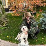 Maksim Fadeev Instagram - Готовимся к концерту в Питере 😄. Билеты - по ссылке в сториз и в шапке профиля. 29 октября, Ледовый. Привет от Аля и Соль 🐶🐶