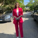 Malak Ahmed Zaher Instagram - سعيدة لاختياري اني امثل مبادرة مصر لمحو امية لغة الاشارة و اني اكون سفيرة لمبادرة راقية و مهمة زي دي و ان شاء الله نقدر بجد نعمل تغيير ملحوظ في محو امية لغة الاشارة💗 Extremely proud to be chosen as the Ambassador of the sign language literacy initiative in Egypt, this is a huge pleasure and i hope we really make a difference in Sign language literacy💞 Styled by @mayajules In @liliblancofficial suit✨ Hair by @alfredandmina Makeup by my 💗@lailaazaherr11