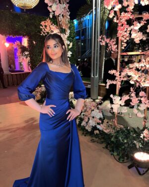 Malak Ahmed Zaher Instagram - In my ultimate favorite color💙✨ 

👗@eslam_saad_designer 
💄 @dinaelkasheff 
💇🏻‍♀️ @alfredandmina 
💎 @iramjewelry_