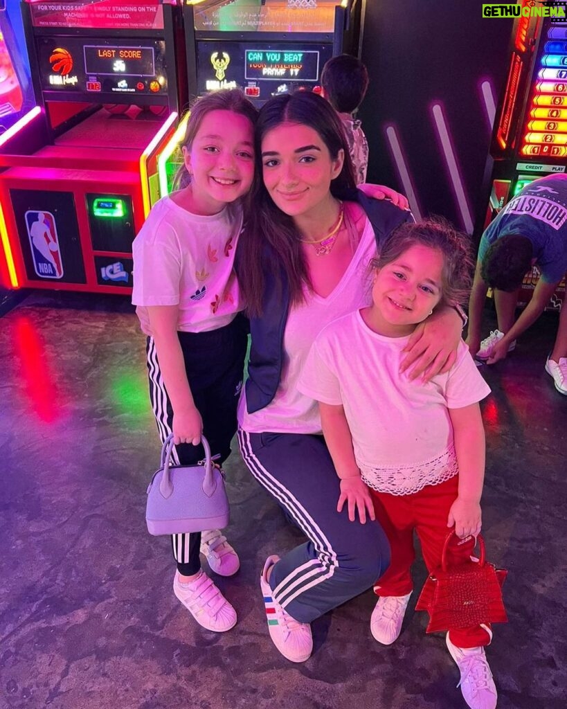 Malak Ahmed Zaher Instagram - Matchy matchy with my girls @mona.ahmed.zaherr @nour.ahmed.zaherr 🤍