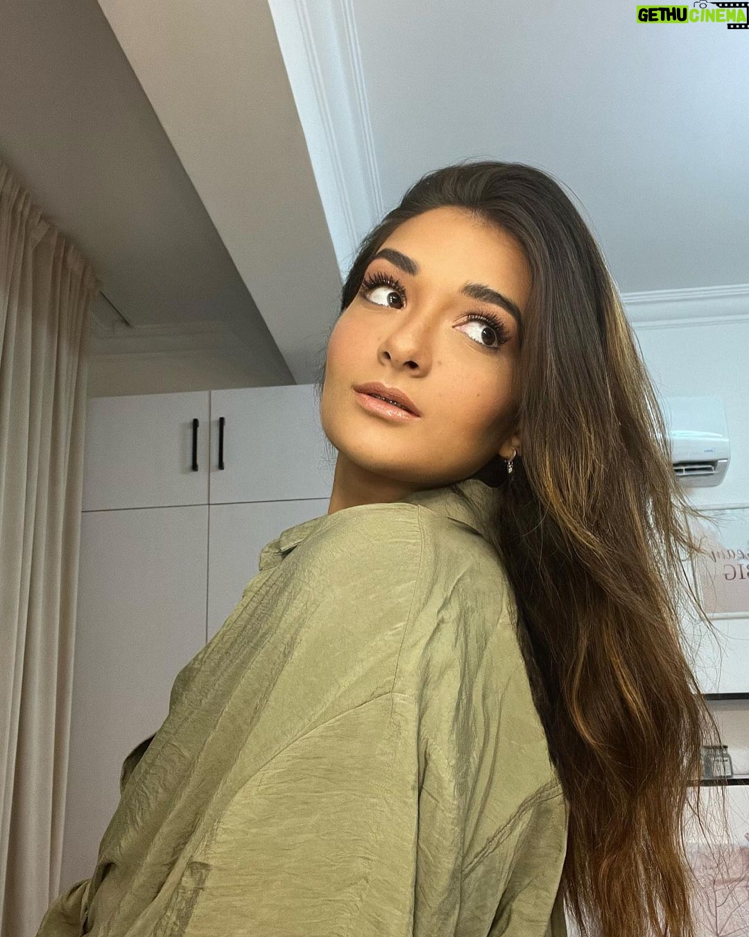 Malak Ahmed Zaher Instagram - My way or the highway 🙆🏻♀️