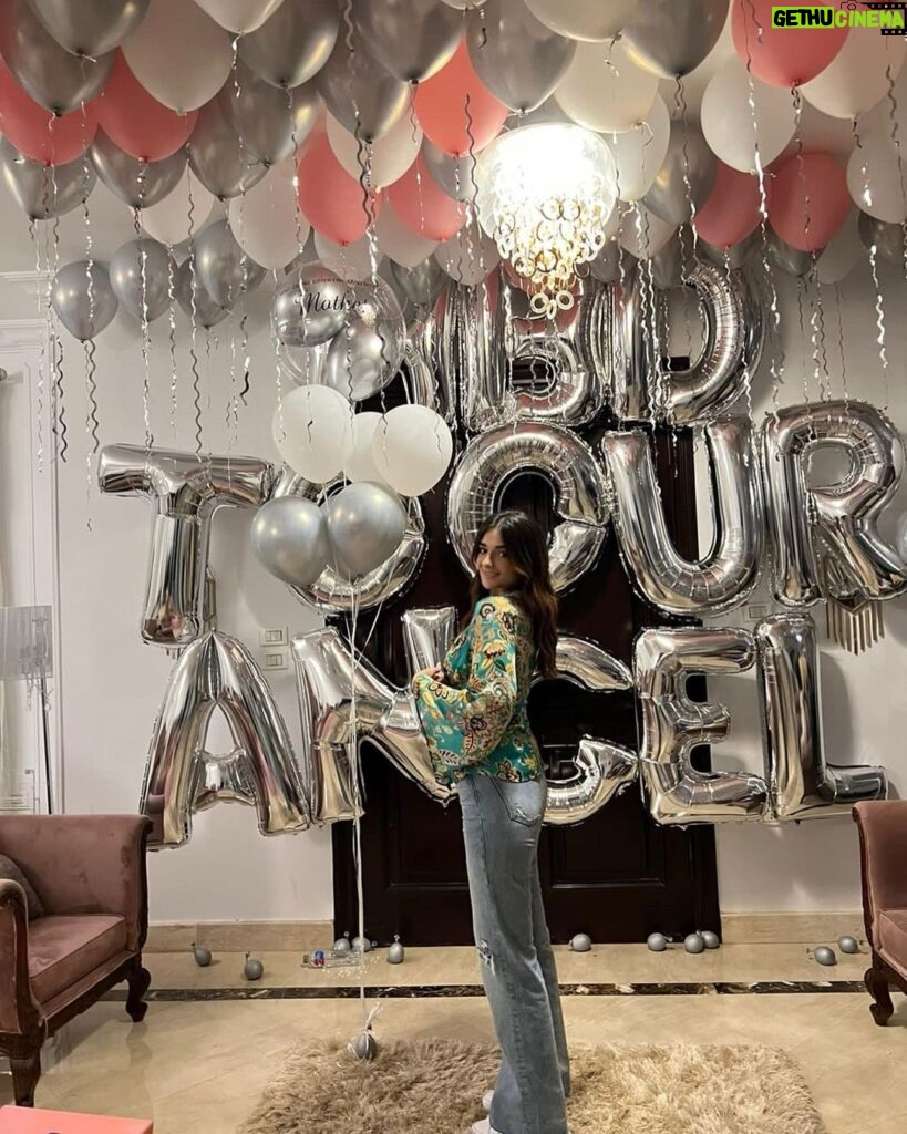 Malak Ahmed Zaher Instagram - Blessed 🤍 A big huge thank you for everyone who made my day that special 🤍 Ps ma3andeesh sowr ma3 kol elnas ana asfa 😂🤍