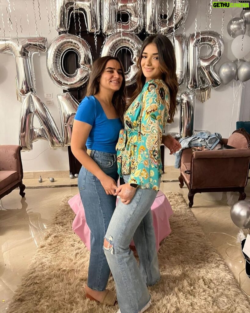 Malak Ahmed Zaher Instagram - Blessed 🤍 A big huge thank you for everyone who made my day that special 🤍 Ps ma3andeesh sowr ma3 kol elnas ana asfa 😂🤍