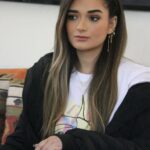 Malak Ahmed Zaher Instagram – استنوا راندا في مسلسل #محارب إبتداءاً من النهاردة ان شاء الله الساعة ٩ مساء علي @cbcegypt  يارب وجودي ضمن كل أساتذتي و زمايلي الي انا سعيدة و فخورة بالعمل معاهم حتي لو بدور صغير يكون لذيذ و خفيف عليكم و يارب المسلسل يعجبكم❤️🌙 
#رمضان٢٠٢٤ 
اخراج أ @shereen_adel_official 
تأليف أ @mohamed_sayed_bisheer 
انتاج أ @ahmedelsoobky 
بطولة @hassanelraddad @ahmedzaherofficial1 

اللهم اجعل فينا القبول و ارزقنا النجاح و العوض يارب ❤️