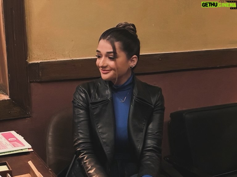 Malak Ahmed Zaher Instagram - اقل من شهر و تقابلوا راندا متحمسة اوي تشوفوها . تفتكروا عاملة ازاي و ايه انطباعكم عنها ؟🤔 Less than a month left for you to meet randa, what is your impression about her?💙✨ #محارب #رمضان٢٠٢٤🌙 اخراج أ شيرين عادل تأليف أ محمد سيد بشير انتاج أ احمد السبكي