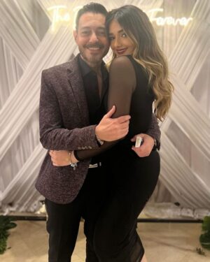 Malak Ahmed Zaher Instagram - 🤍🤍 قراية فاتحة لولي🤍🤍 

ولله ما مصدقة و انا بكتب الكلام ده مش مصدقة ان اختي و بنتي حبيبتي الي ماعنديش اغلي منها فالدنيا بقت احلي عروسة فالعالم كله فرحانة من كل قلبي و مطمنة عليها مع احلي و الذ عريس فالدنيا  ربنا يحفظكوا يا حبايبي من العين و يخليكم لبعض العمر كله و اشوفكم دايما مع بعض و مبسوطين 🥹🥹🧿🧿🧿❤️❤️❤️❤️✨✨✨✨ 

My heart is literally so full no words can describe how i'm feeling right now may you have a lifetime full of love and happiness my beautiful bride and groom🤵🏻👰🏼‍♀️✨🫶🏻

Hair @alfredandmina 
Makeup @nesmamansourmakeup 🫶🏻