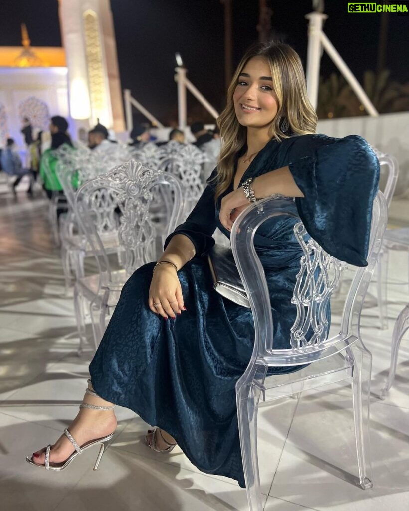 Malak Ahmed Zaher Instagram - A disney princess moment 🥰 Dress @yasmineonline_ Hair @alfredandmina