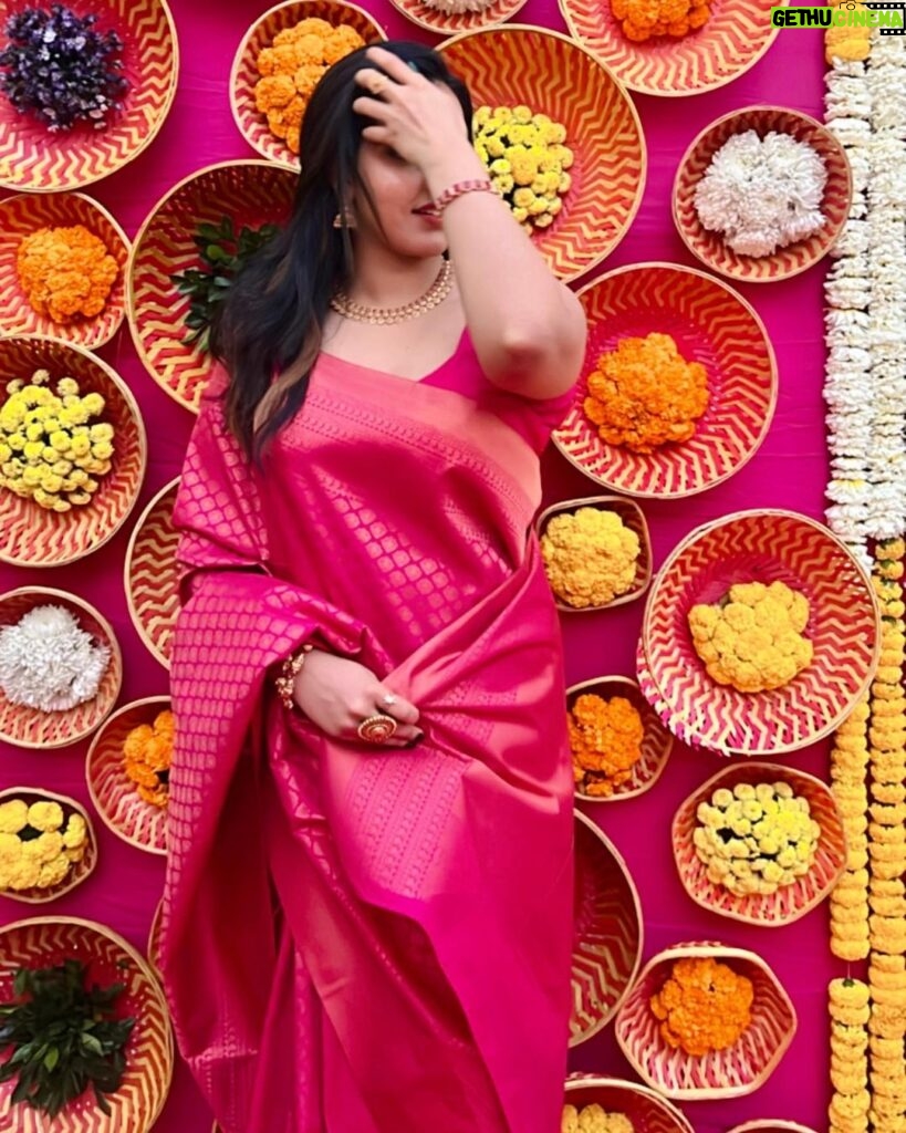 Malavika Menon Instagram - Valentine’s Day lovers ❤️✨ Jaipur PinkCity