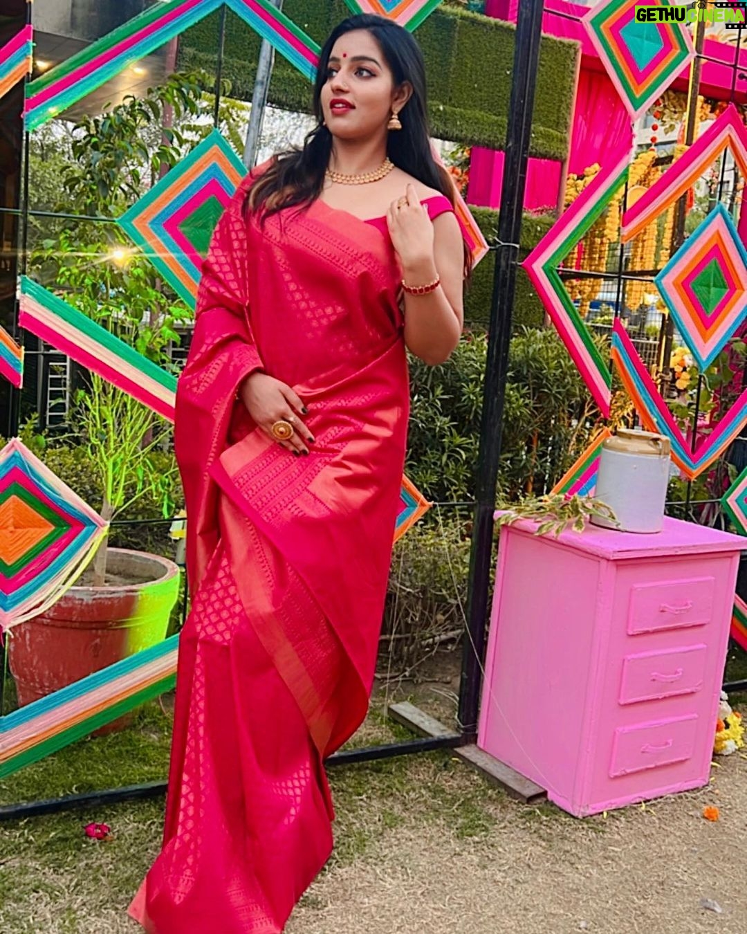 Malavika Menon Instagram - Valentine’s Day lovers ❤️✨ Jaipur PinkCity