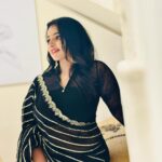 Malavika Menon Instagram - Good vibes only 😍🌈♥️ Alexaa play katchi sera 🎶☺️ Styling : mom @sreekala_24 Mua @_sapnas_makeover Shots @nima_chandran
