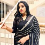Malavika Menon Instagram - Good vibes only 😍🌈♥️ Alexaa play katchi sera 🎶☺️ Styling : mom @sreekala_24 Mua @_sapnas_makeover Shots @nima_chandran