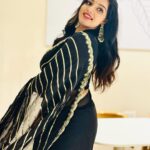 Malavika Menon Instagram - Good vibes only 😍🌈♥️ Alexaa play katchi sera 🎶☺️ Styling : mom @sreekala_24 Mua @_sapnas_makeover Shots @nima_chandran