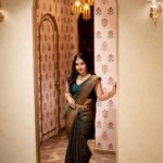 Malavika Menon Instagram - Feel yourself like a queen wearing saree 😍✨❤️ Tell me which is your favorite slide… Wearing @lulucelebrate @luluweddingutsav Mua @sreegeshvasan_makeupartist shot @_photographerguy Lulu Mall