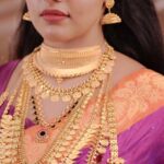 Malavika Menon Instagram - Enchanting Light Weight Kerala Design Bridal Jewellery. . . . . . . . #TimelessElegance #KeralaBridalJewels #joscojewellers #joscojewellerspathanamthitta #jewellerystore #finegoldjewellery #diamondjewellery #preciousgems #bridaljewellery #bridal #elegantjewellery #jewellery #diamonds #keralajewellery #kerala #malavikacmenon #lifestyle #jewellerydesign #gold #instadaily #reels #reelsofinstagram #influencermarketing #instagram #trendingreels #trending #reelsinstagram #jewellerydesign #jewelleryad