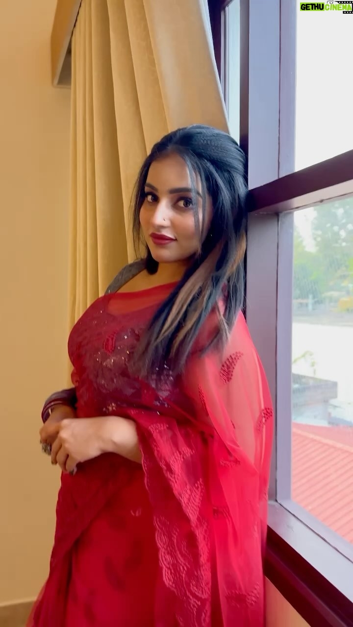 Malavika Menon Instagram - His prettiest problem! 😌♥️☺️