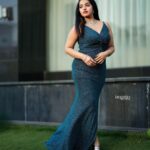 Malavika Menon Instagram - 💖🤍 Mua @beleza_studio_academy @aswathi_sasidharan__ Hairstyle @magik_makeover Jewelry @alameen_fashion_jewels Shot @imagiophotography_official #blue #today #attire #design #mua #shot #hashtag #holiday #evening #instagram