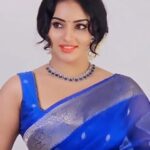 Malavika Menon Instagram - 💙💙💙 #mua @beleza_studio_academy #wearing @riadesigns_calicut #jewelry @alameen_fashion_jewels