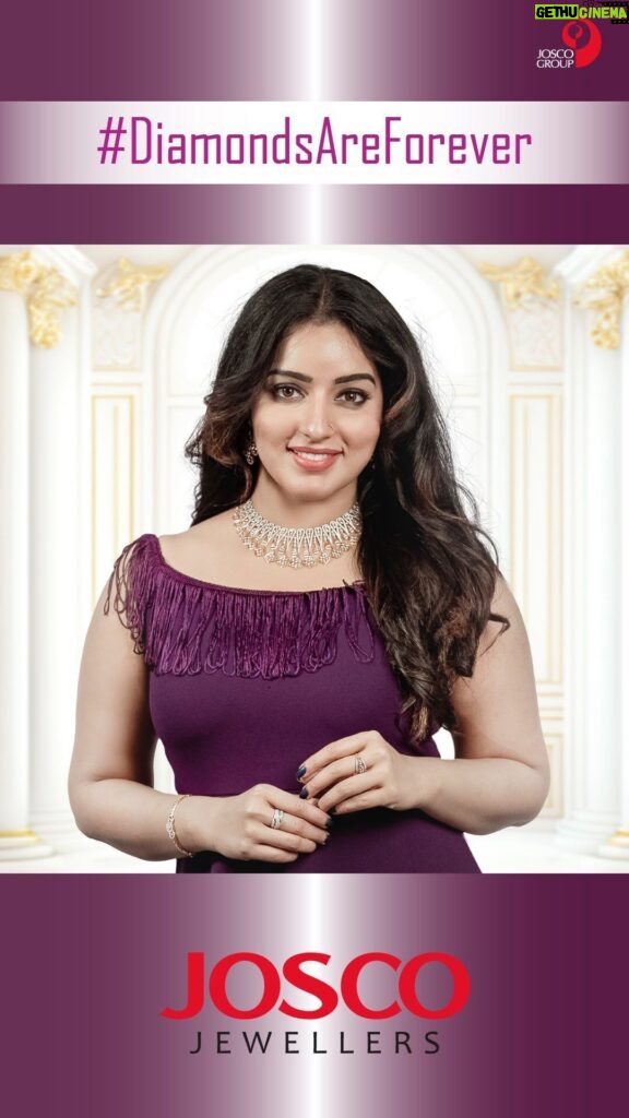Malavika Menon Instagram - “✨Sparkle and shine like never before with the stunning diamond jewellery from #joscojewellers ! 💎 😍 Who says diamonds are a girl’s best friend? They’re everyone’s guilty pleasure! 😉 Don’t you agree?” #JoscoJewellers #MalavikaCMenon #DiamondsAreForever #QueensofJosco #SparkleAndShine #JewelryGoals #trending #trendingreels