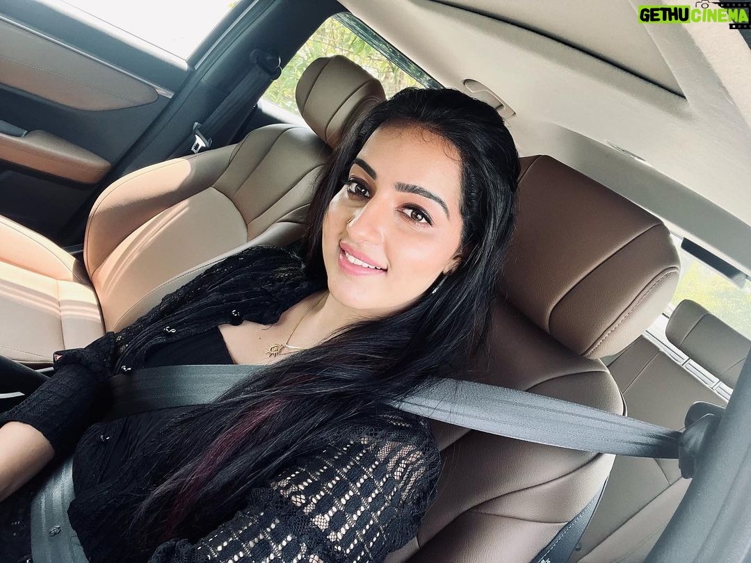 Malavika Menon Instagram - Travel playlist on 👍❤️🤗🎵 #travelphotography #music #mood #midweek #wednesday #wisdom #serenity