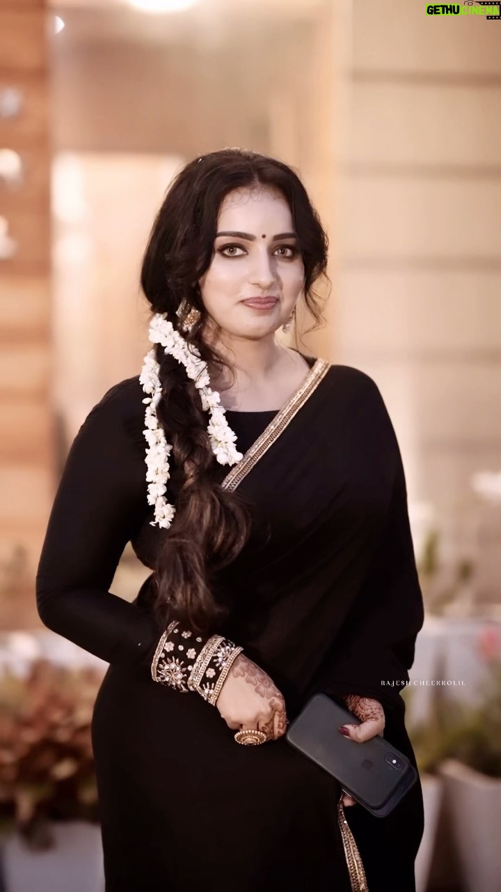 Malavika Menon Instagram - Less perfection more authenticity ♥️🤗☺️ Shot @rajesh_cheekkolil Mua @bridalmakeup_by_sreegeshvasan Wearing @blackgold_designingstudio