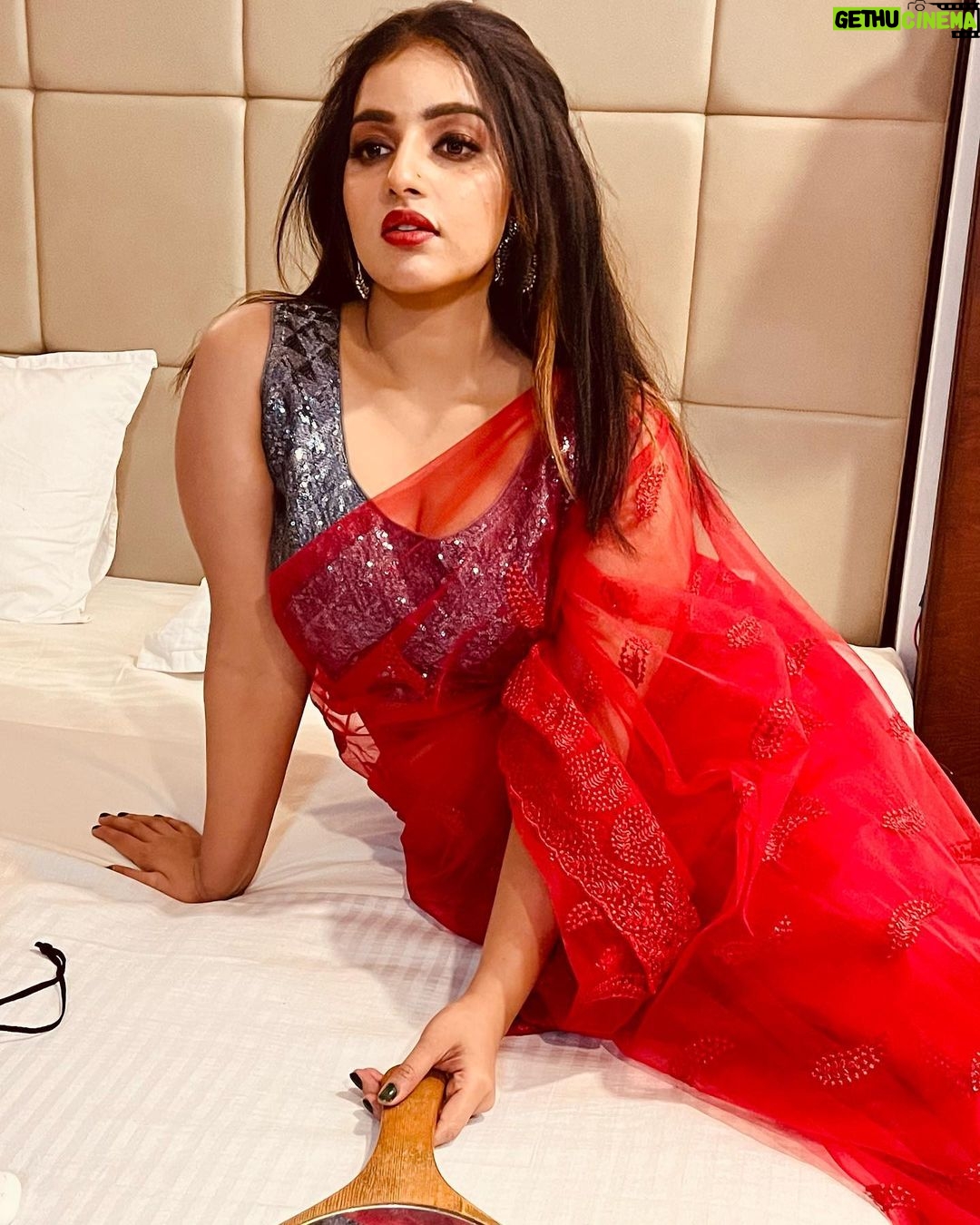 Malavika Menon Instagram - Tell me you love life ,without telling me you love life ♥️✨
