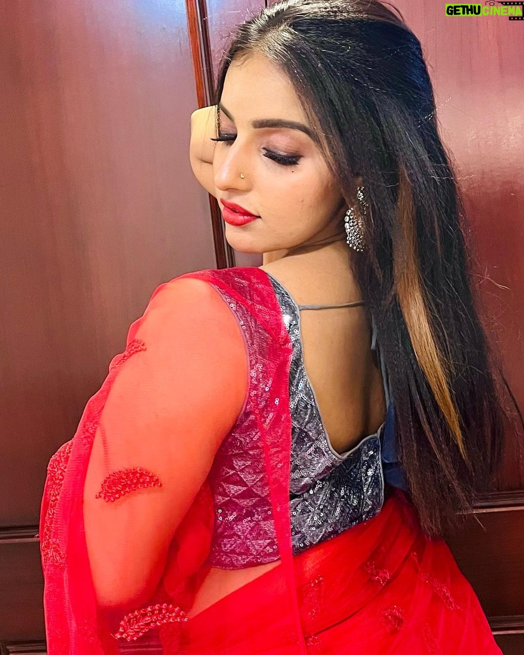 Malavika Menon Instagram - Tell me you love life ,without telling me you love life ♥️✨