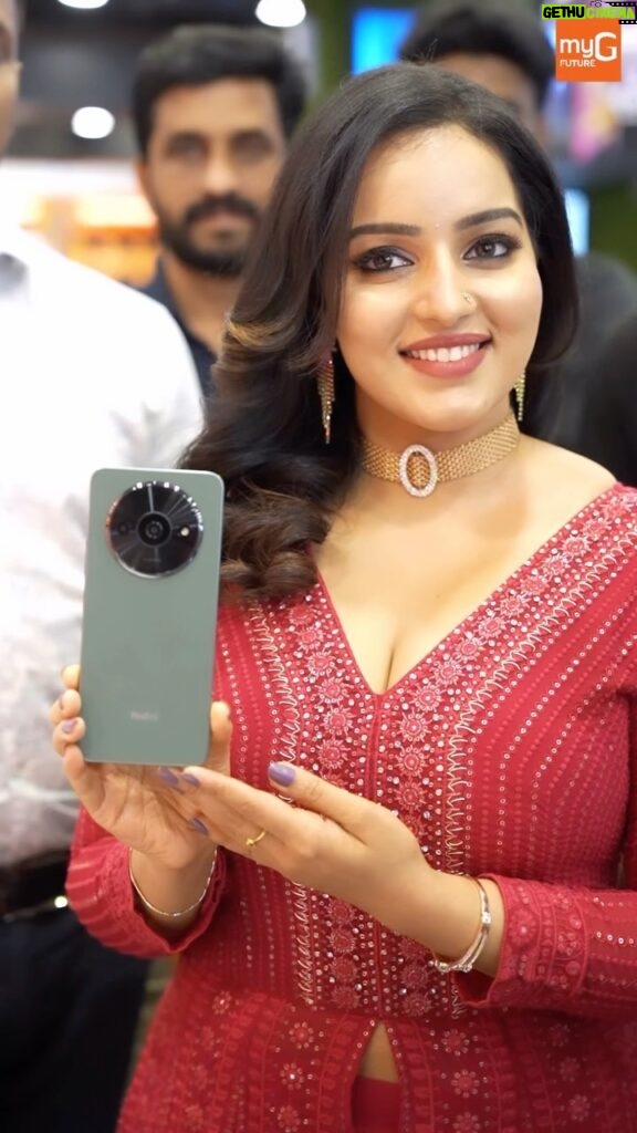 Malavika Menon Instagram - Experience the new redmi A3 series at all Myg showrooms ✨