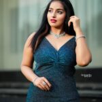 Malavika Menon Instagram - 💖🤍 Mua @beleza_studio_academy @aswathi_sasidharan__ Hairstyle @magik_makeover Jewelry @alameen_fashion_jewels Shot @imagiophotography_official #blue #today #attire #design #mua #shot #hashtag #holiday #evening #instagram