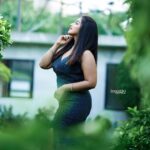 Malavika Menon Instagram - 💖🤍 Mua @beleza_studio_academy @aswathi_sasidharan__ Hairstyle @magik_makeover Jewelry @alameen_fashion_jewels Shot @imagiophotography_official #blue #today #attire #design #mua #shot #hashtag #holiday #evening #instagram