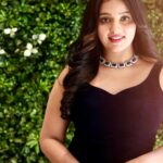 Malavika Menon Instagram – Grateful for where I am at ,excited for where I am going….☺️❤️🌈✨🎉dolled up for the inaugration of @wings_styling_centre 
Mua @bridal_makeover_hub 
Jwlry @alameen_fashion_jewels 
Shot @av_photography_2255 , @jijoy_radhay_vasavan
Wearing @blackgold_designingstudio