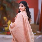 Malavika Menon Instagram - പുതുവത്സരാശംസകൾ❤️✨🌷 #newyear #2024 #welcoming #with #all #hearts #saree #love