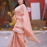 Malavika Menon Instagram - പുതുവത്സരാശംസകൾ❤️✨🌷 #newyear #2024 #welcoming #with #all #hearts #saree #love