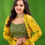 Malavika Menon Instagram - happy new year in advance guysss💝❤️☺️🌈✨ From me and @manoramaweekly mua @bridalmakeup_by_sreegeshvasan Jewelry from @alameen_fashion_jewels Wearing this cute fit from @jas_style_diary Studio @maxxocreative Shot @arun_payyadimeethal #newyear #in #few #days #😍