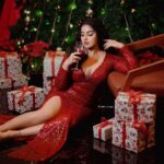 Malavika Menon Instagram - Merry Christmas loves 🥰🎄🎊💝🎁 🍷🎅 #christmas #2023 #newyear #ready #to #welcome #yew #2024 Shot @akhil.ak.lopz Wearing @yla_designs Mua @sreegeshvasan_makeupartist Kochi Marriott Hotel