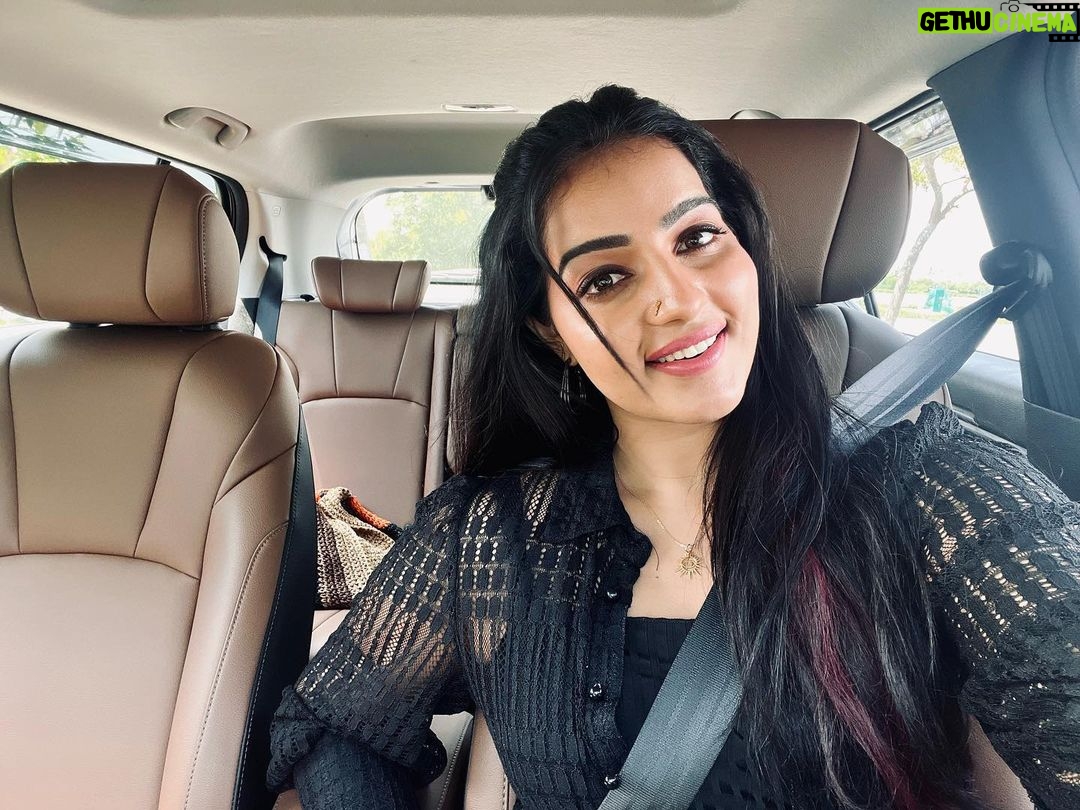 Malavika Menon Instagram - Travel playlist on 👍❤️🤗🎵 #travelphotography #music #mood #midweek #wednesday #wisdom #serenity