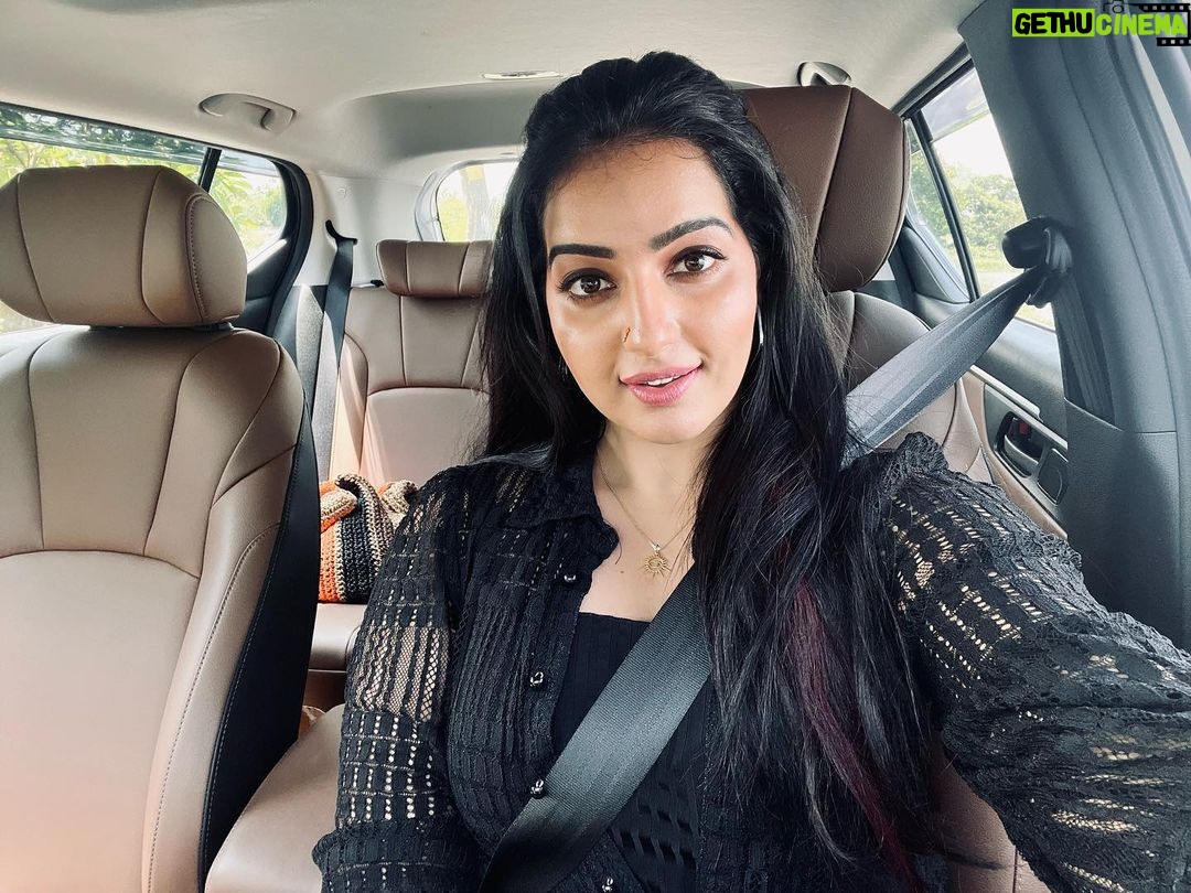 Malavika Menon Instagram - Travel playlist on 👍❤️🤗🎵 #travelphotography #music #mood #midweek #wednesday #wisdom #serenity