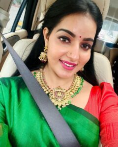 Malavika Menon Instagram - Banguluru❤️ Jewels @parakkat_jewels Mua @bridalmakeup_by_sreegeshvasan Kuuraku Forum Rex Walk